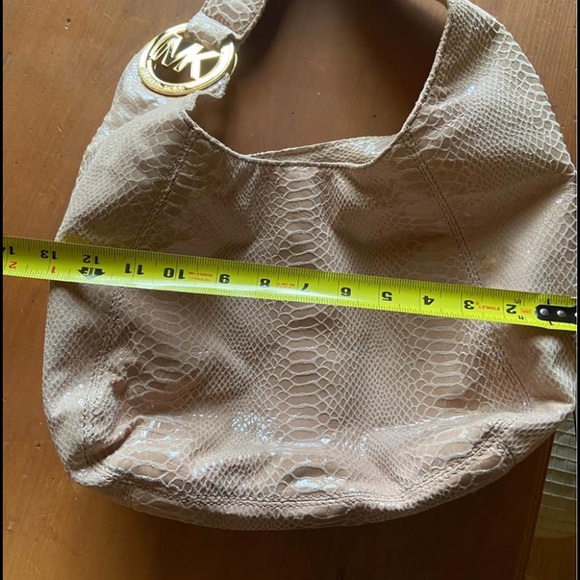 Micheal Kors slouchy Fulton handbag - Picture 4 of 6